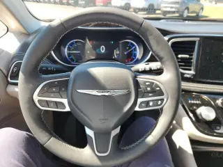 2023 Chrysler Pacifica Hybrid