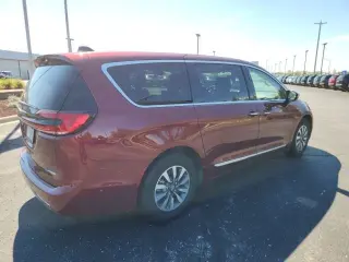 2023 Chrysler Pacifica Hybrid