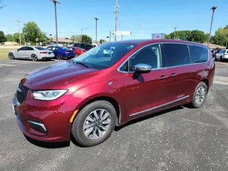 2023 Chrysler Pacifica Hybrid