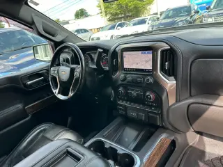 2019 Chevrolet SILVERADO 1500 CREW CAB