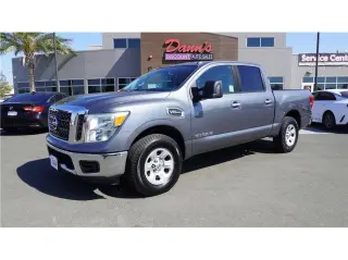 2017 Nissan Titan