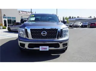 2017 Nissan Titan