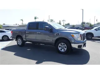 2017 Nissan Titan