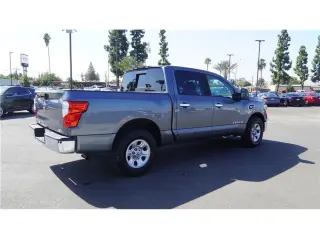2017 Nissan Titan