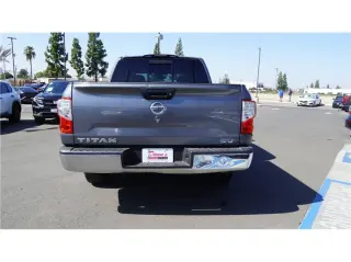 2017 Nissan Titan