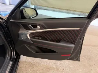2025 Genesis G70