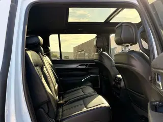2023 Jeep Wagoneer