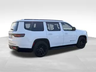 2023 Jeep Wagoneer