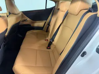 2025 Lexus ES
