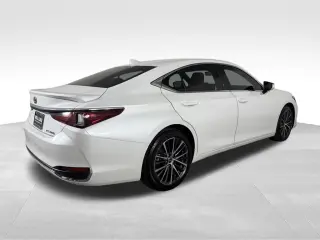 2025 Lexus ES