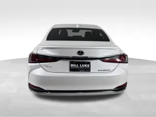 2025 Lexus ES