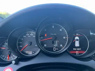2013 PORSCHE CAYENNE
