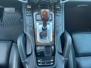 2013 PORSCHE CAYENNE