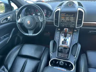 2013 PORSCHE CAYENNE