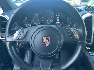 2013 PORSCHE CAYENNE