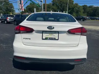 2017 KIA FORTE