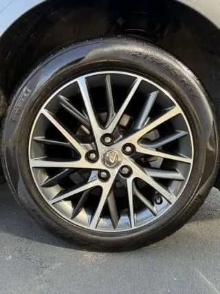 2018 LEXUS ES