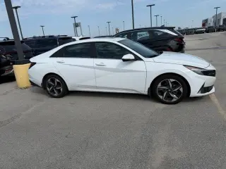 2022 Hyundai Elantra Hybrid