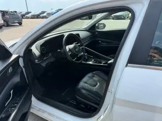 2022 Hyundai Elantra Hybrid