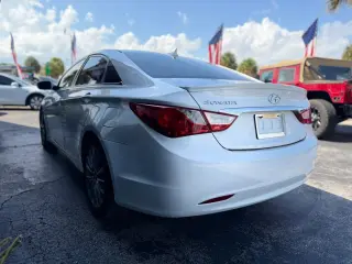 2011 Hyundai SONATA