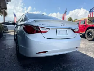 2011 Hyundai SONATA