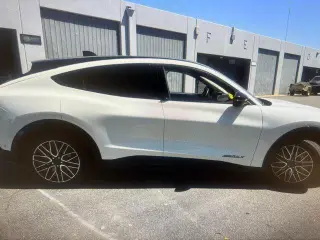 Ford Mustang Mach-E 2024 Premium 4dr SUV