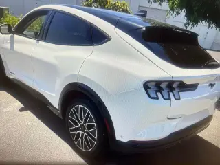 Ford Mustang Mach-E 2024 Premium 4dr SUV