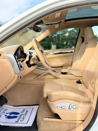 2017 Porsche CAYENNE