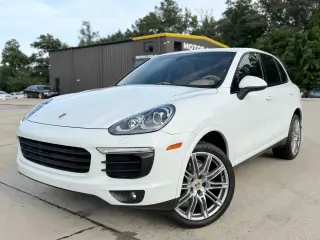 2017 Porsche CAYENNE
