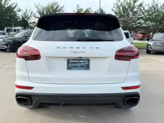 2017 Porsche CAYENNE
