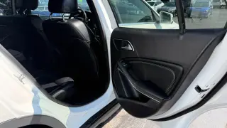 2020 MERCEDES-BENZ GLA