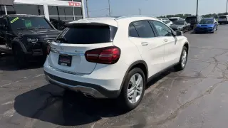 2020 MERCEDES-BENZ GLA