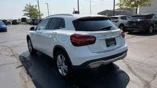 2020 MERCEDES-BENZ GLA