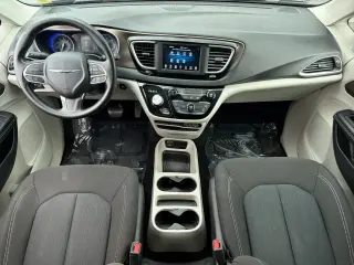 2021 Chrysler Voyager