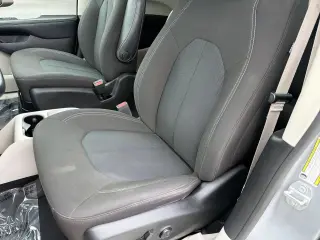 2021 Chrysler Voyager