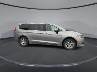 2021 Chrysler Voyager