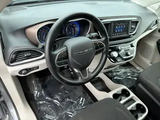 2021 Chrysler Voyager