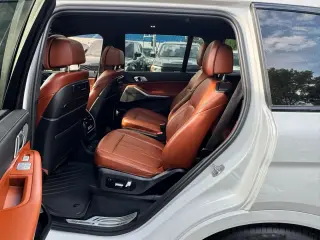 2021 BMW X7