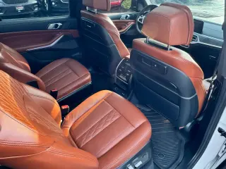 2021 BMW X7
