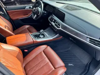 2021 BMW X7