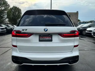 2021 BMW X7