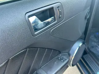 2011 Ford MUSTANG