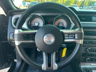 2011 Ford MUSTANG