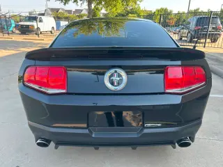 2011 Ford MUSTANG