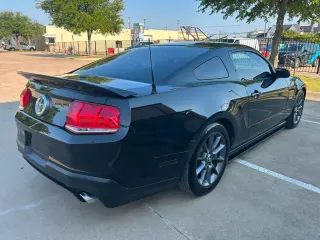 2011 Ford MUSTANG
