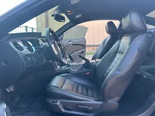 2011 Ford MUSTANG