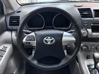 2011 Toyota HIGHLANDER
