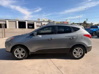 2011 HYUNDAI TUCSON
