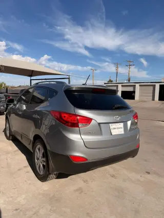 2011 HYUNDAI TUCSON