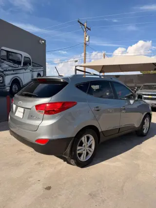 2011 HYUNDAI TUCSON